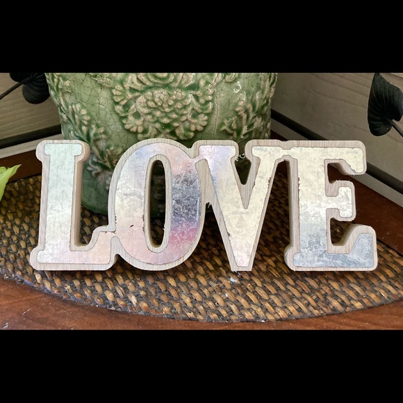 NWT Distressed Farmhouse Galvanized Metal Primitive Sentiment Decor “LOVE” Chic - Picture 3 of 5